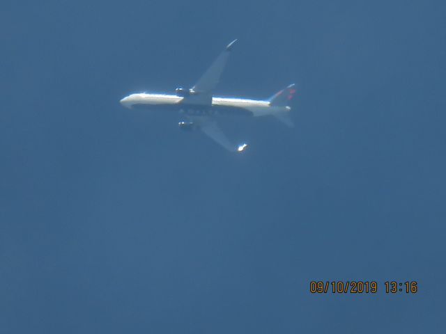 BOEING 767-300 (N1602)
