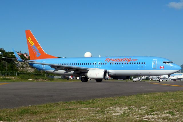 Boeing 737-800 (G-FDZD)