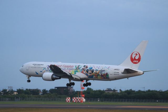 BOEING 767-300 (JA612J) - July 20th 2018:HND-HKD.