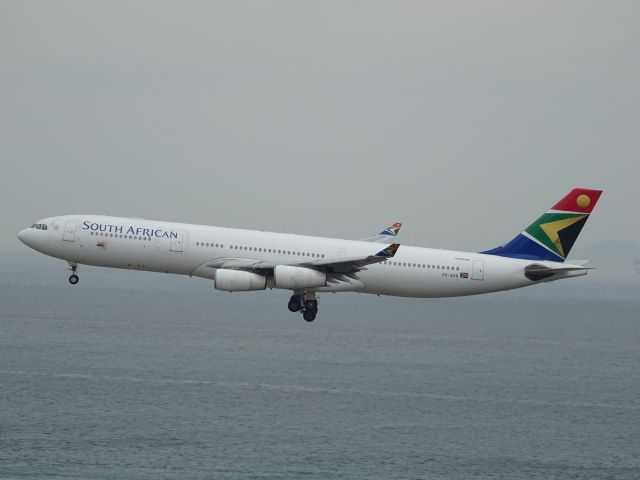 Airbus A340-300 (ZS-SXB)
