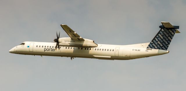 de Havilland Dash 8-400 (C-GLQC)