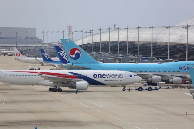Airbus A330-300 (9M-MTE)