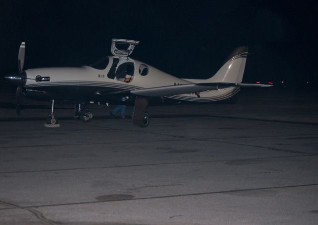 Lancair Evolution (N122AP)