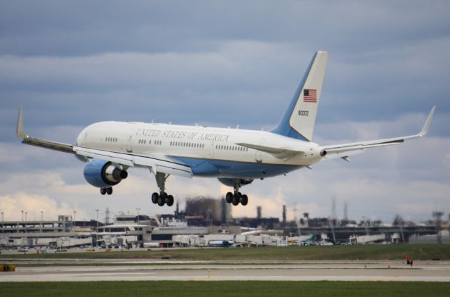 Boeing 757-200 (N80002)