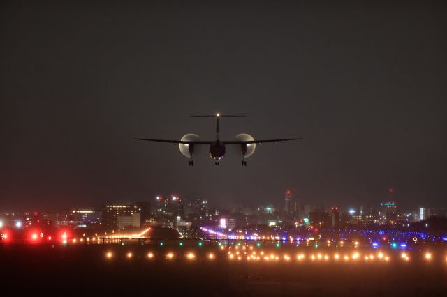 de Havilland Dash 8-400 (JA846A) - December 24th 2021:CTS-HKD.