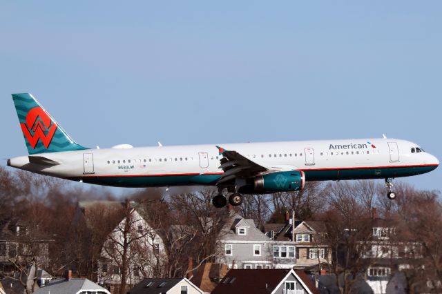 Airbus A321 (N580UW)