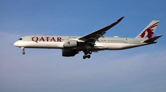 Airbus A350-900 (A7-AMH) - On final is this 2018 Qatar Airways Airbus 359-941 from the Autumn of 2020.
