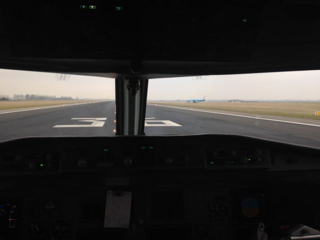 Fokker 70 (PH-KZB)