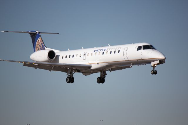 Embraer ERJ-135 (N14177)