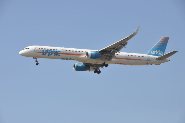 BOEING 757-300 (4X-BAW)