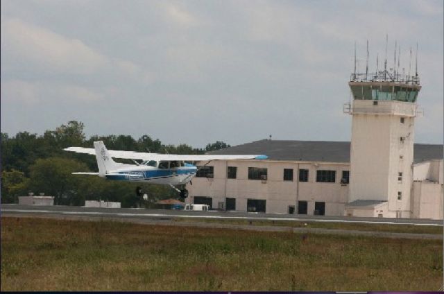 Cessna Skyhawk (N229NY) - Civil Air Patrol  National Capital Wing  Old Paint (Prior to June 2009)