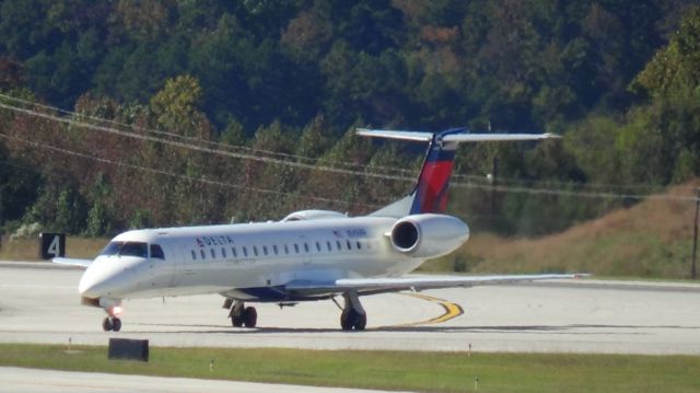 Embraer ERJ-145 (N566RP) - Delta (Chocowa) 6313 arriving from Philadelphia.   Taken October 27, 2014.