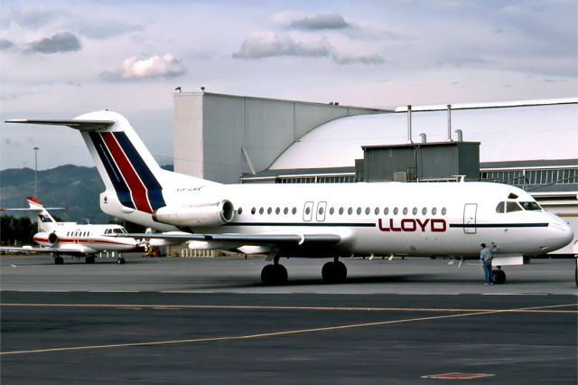 VH-LAR — - LLOYD - FOKKER F-28-4000 FELLOWSHIP - REG : VH-LAR (CN 11212) - ADELAIDE INTERNATIONAL AIRPORT SA. AUSTRALIA - YPAD (2/7/1987)