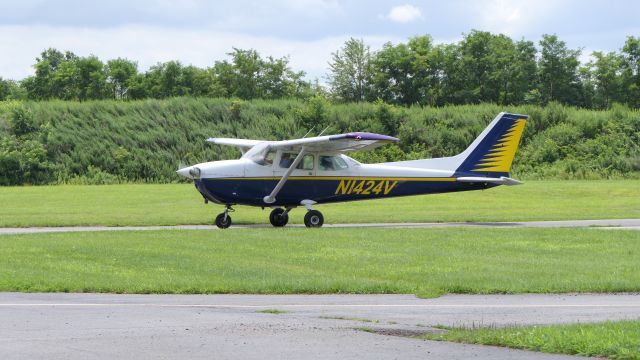 Cessna Skyhawk (N1424V)