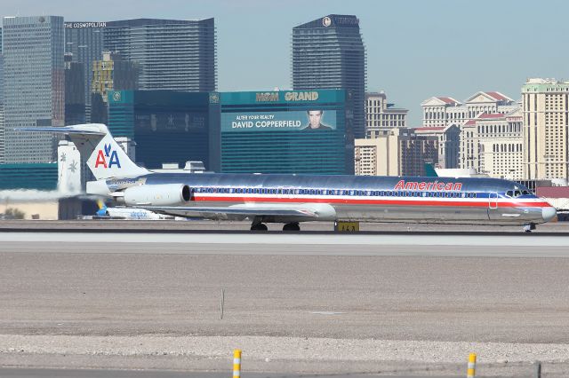 McDonnell Douglas MD-82 (N7548A)