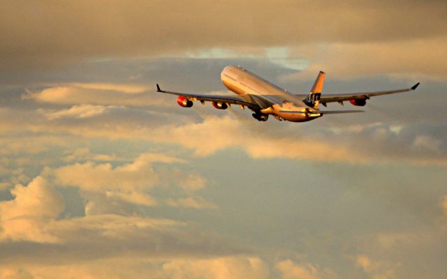 Airbus A340-300 (OY-KBC)