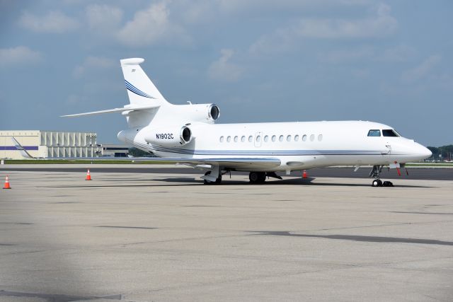 Dassault Falcon 7X (N1902C) - 08-21-23 IAB Ramp