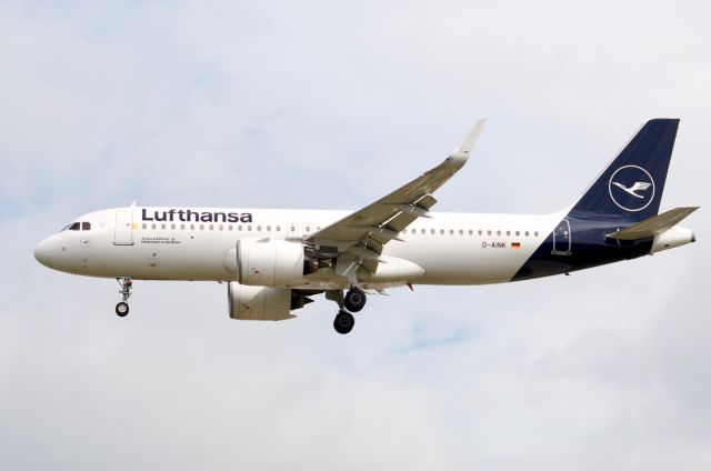 Airbus A320 (D-AINK) - TAKEN FROM THE BA HANGER