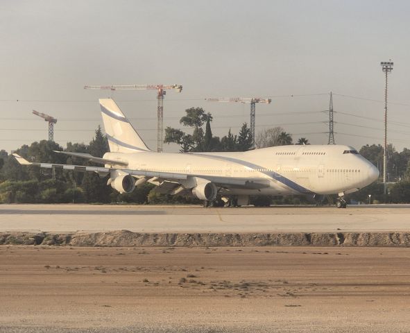 Boeing 747-400 (4X-ELC) - A sad end for the queen.