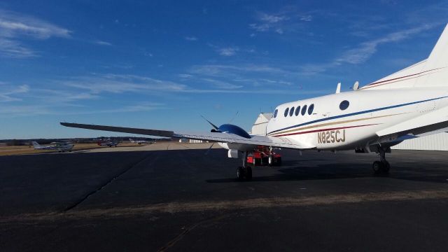 Beechcraft Super King Air 200 (N825CJ)