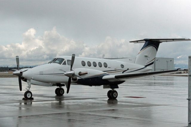 Beechcraft Super King Air 300 (N411KC)