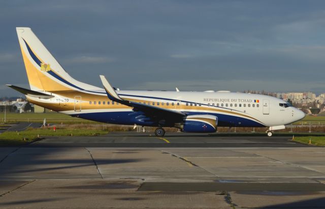 Boeing 737-700 (TT-ABD) - TCHAD GOUVERNEMENT