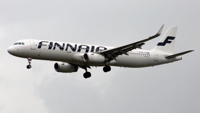 Airbus A321 (OH-LZO)