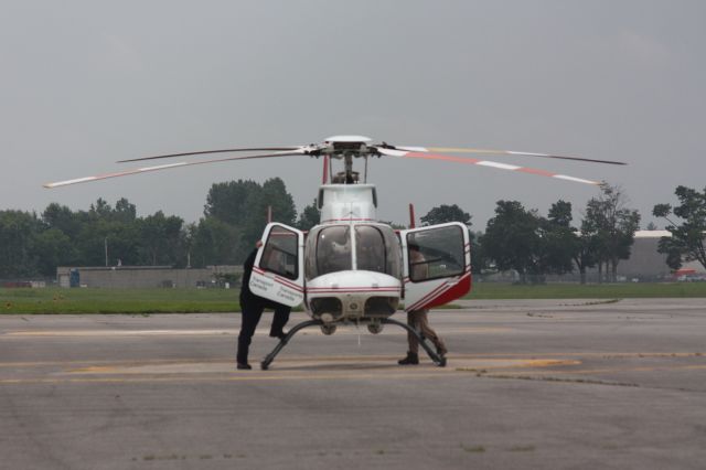 Bell 407 (C-FMOT)