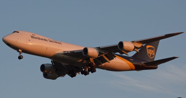 BOEING 747-8 (N609UP) - Arriving to runway 36L (please view in "full" for highest image quality)