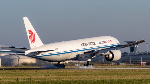 BOEING 777-200LR (B-2091)