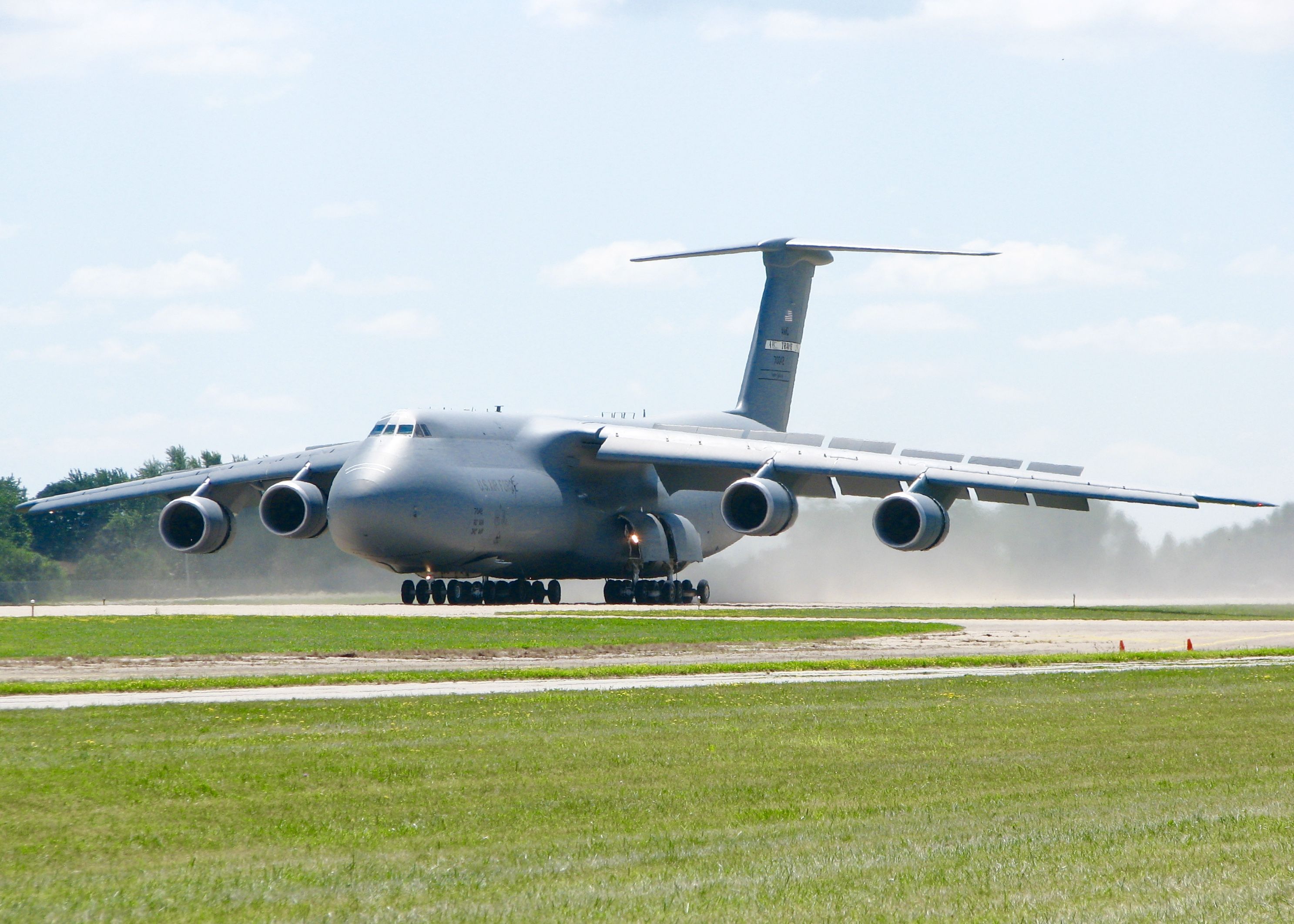 Lockheed C-5 Galaxy (87-0042) - AirVenture 2016. 2013 Lockheed C-5M Super Galaxy 