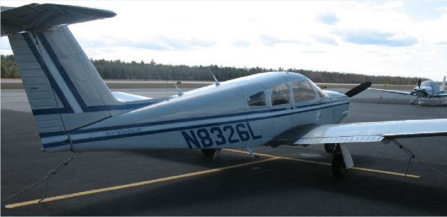 Piper Cherokee Arrow (N8326L)