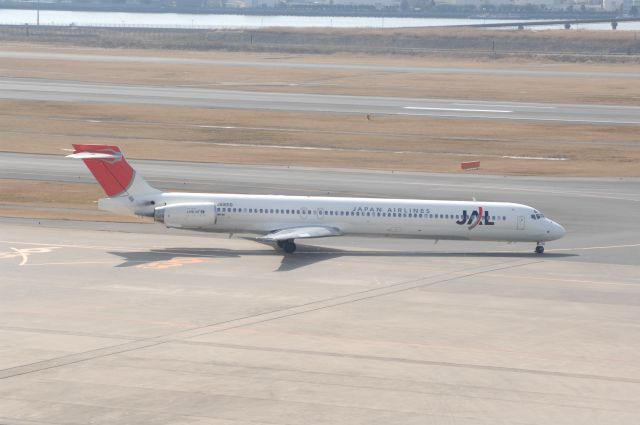 McDonnell Douglas MD-90 (JA001D) - Taxi at Haneda Intl Airport on 2008/2/11