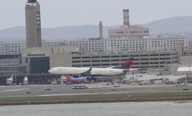 Airbus A330-300 (N808NW)