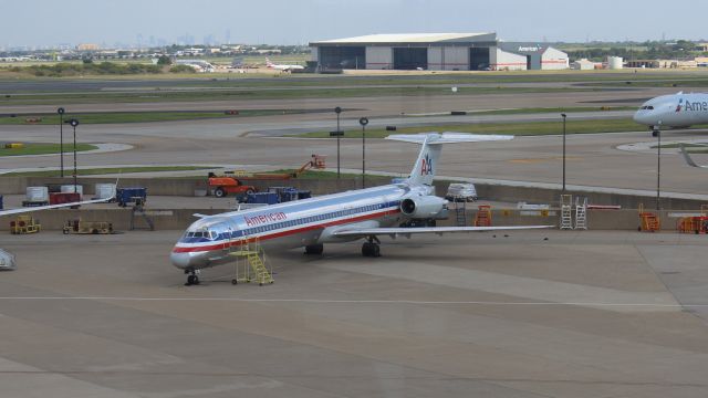 McDonnell Douglas MD-83 (N9615W) - Awaiting her retirement flight to Roswell.