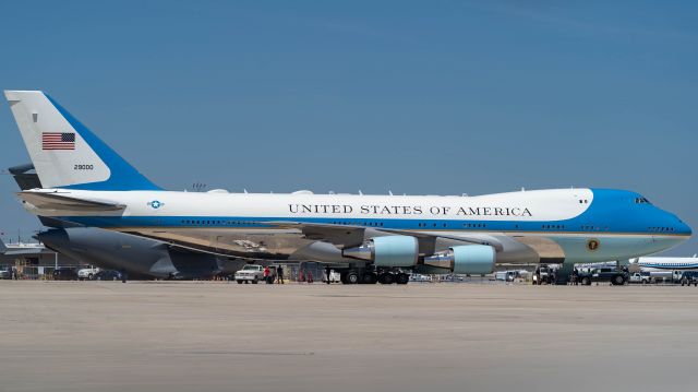 Boeing 747-200 (92-9000) - 4/10/19