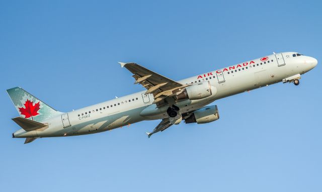 Airbus A321 (C-FGKZ) - ACA604 heads off to Halifax