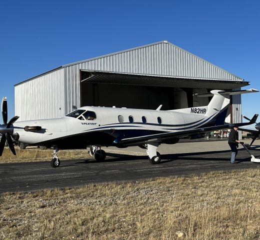 Pilatus PC-12 (N82HR)