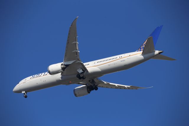 Boeing 787-9 Dreamliner (N27957)