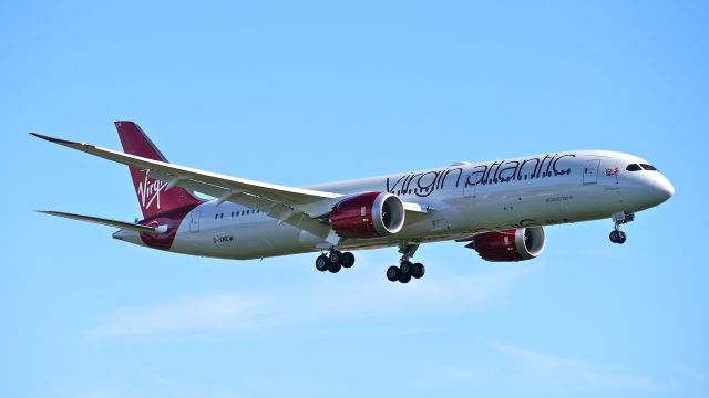 Boeing 787-9 Dreamliner (G-VNEW) - BOE27 on final to Rwy 16R to complete a flight test on 10/5/14. (LN:218 / cn 40956).