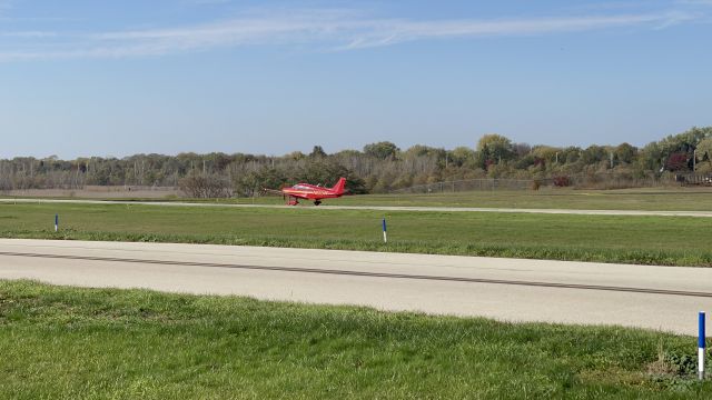 Piper Cherokee (N6604F) - Piper touching down at 3CK.