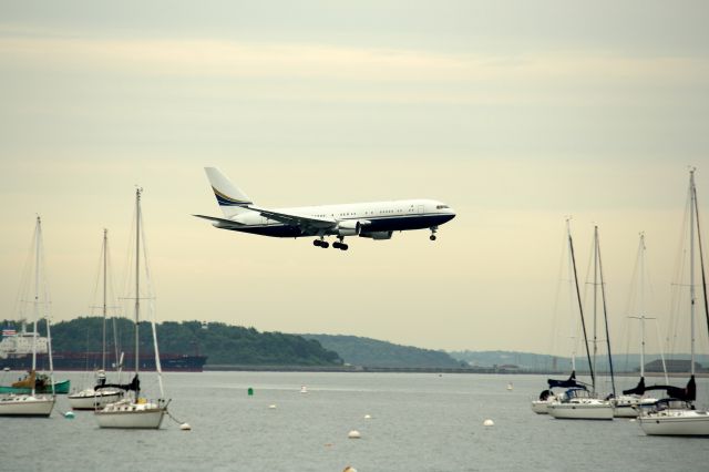 BOEING 767-200 (N673BF) - Private 767, operated by Polaris Aviation Solutions, arriving on 27