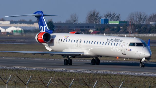 Canadair Regional Jet CRJ-900 (EI-FPA)