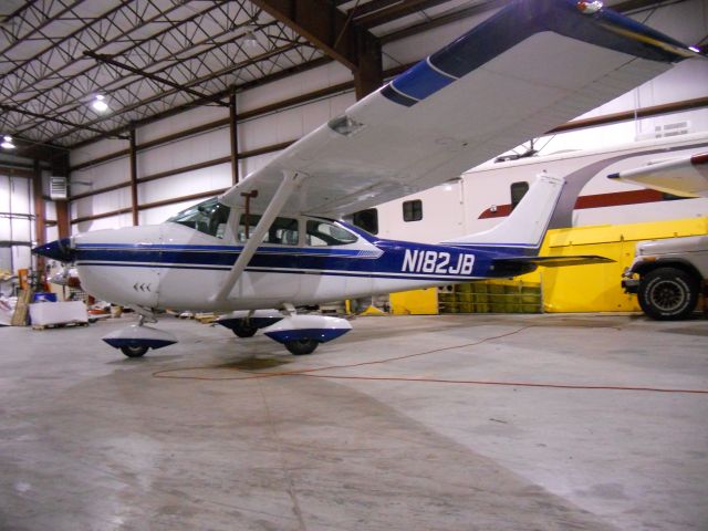 Cessna Skylane (N182JB) - Skylane 182JB in Bloomington, Indiana