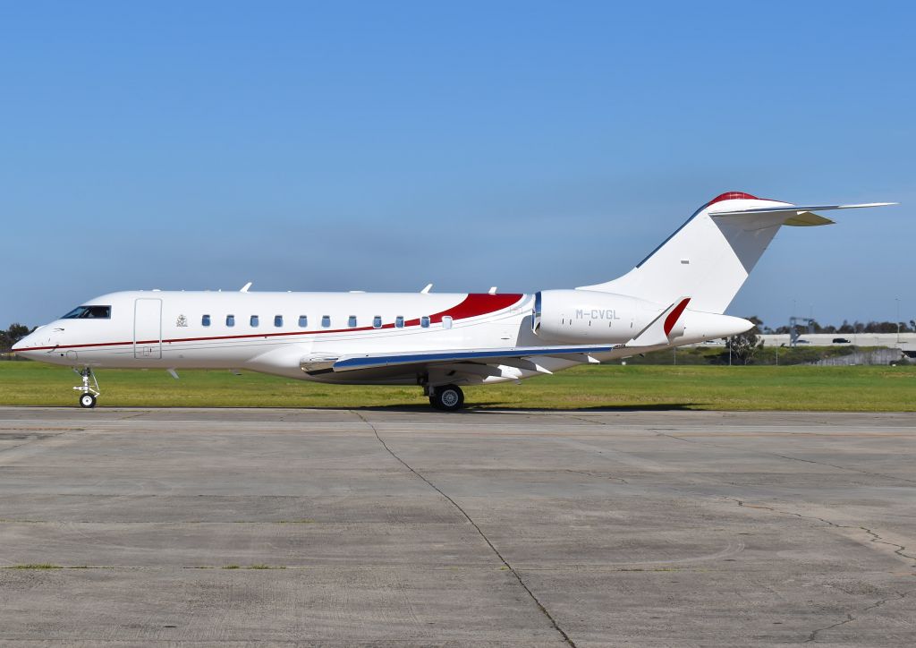 Bombardier Global 5000 (M-CVGL)