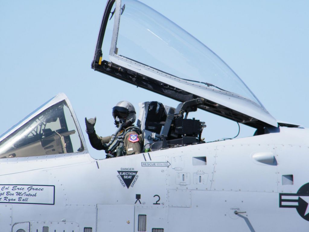 Fairchild-Republic Thunderbolt 2 — - A-10 East Demo Team returns after a superb demo - 2011 Thunder on the Lakeshore.