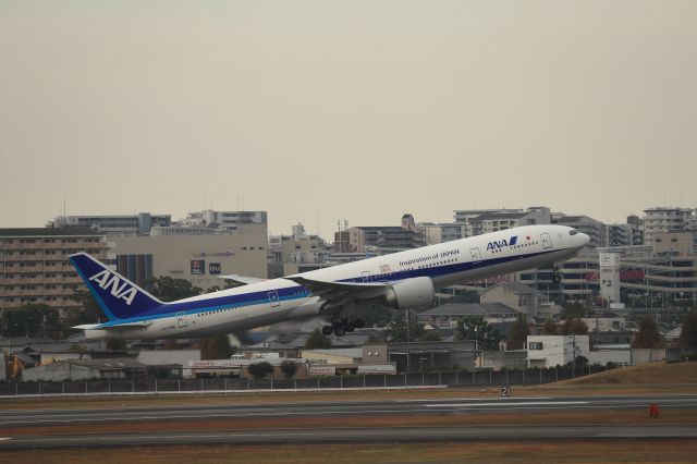 BOEING 777-300 (JA779A) - November 24th 2019:ITM-NRT.