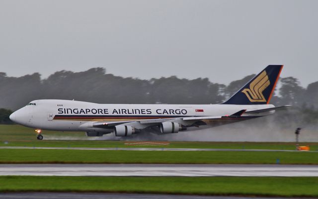 Boeing 747-400 (9V-SFG) - singapore cargo b747-4f 9v-sfg landing at shannon 28/7/15.