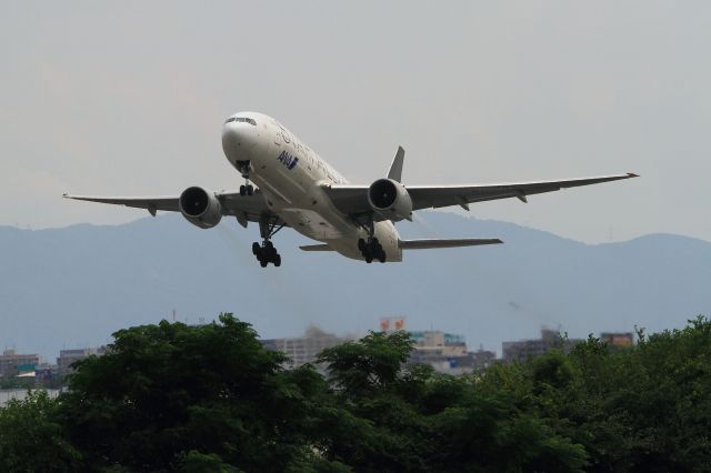 Boeing 777-200 (JA711A)