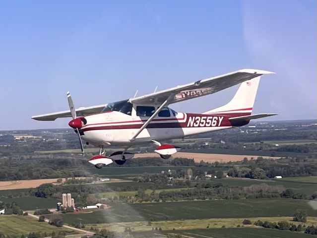 Cessna Skylane (N3556Y)